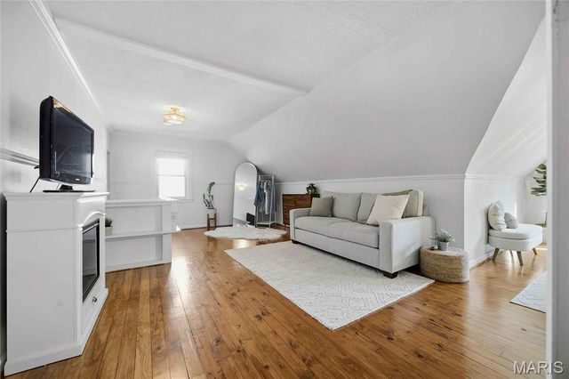 541 Mapleview Drive, University City, MO 63130
