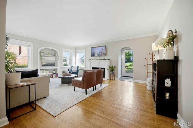 541 Mapleview Drive, University City, MO 63130