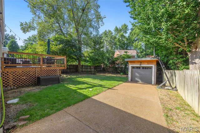 541 Mapleview Drive, University City, MO 63130