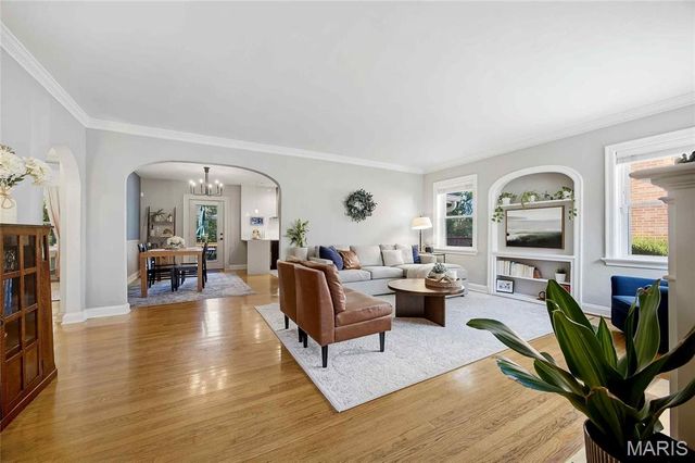 541 Mapleview Drive, University City, MO 63130