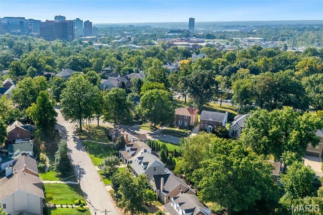 541 Mapleview Drive, University City, MO 63130