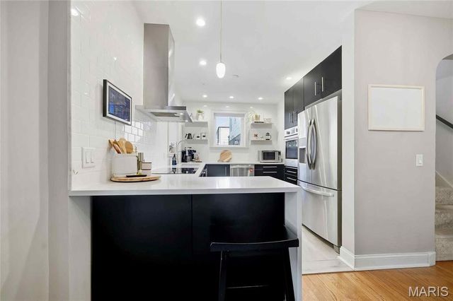 541 Mapleview Drive, University City, MO 63130
