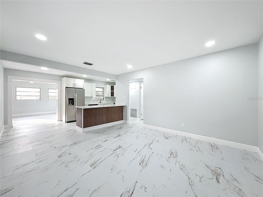 Image 11 of property listing at 5399 PALADIN WAY, Orlando, FL 32810