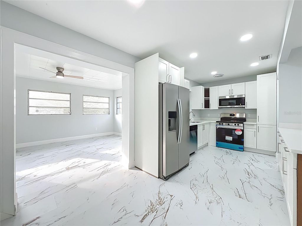 Image 16 of property listing at 5399 PALADIN WAY, Orlando, FL 32810