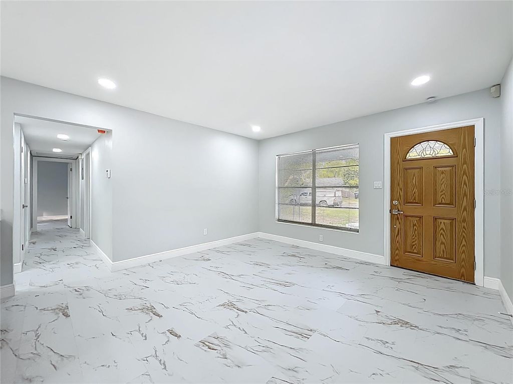 Image 20 of property listing at 5399 PALADIN WAY, Orlando, FL 32810