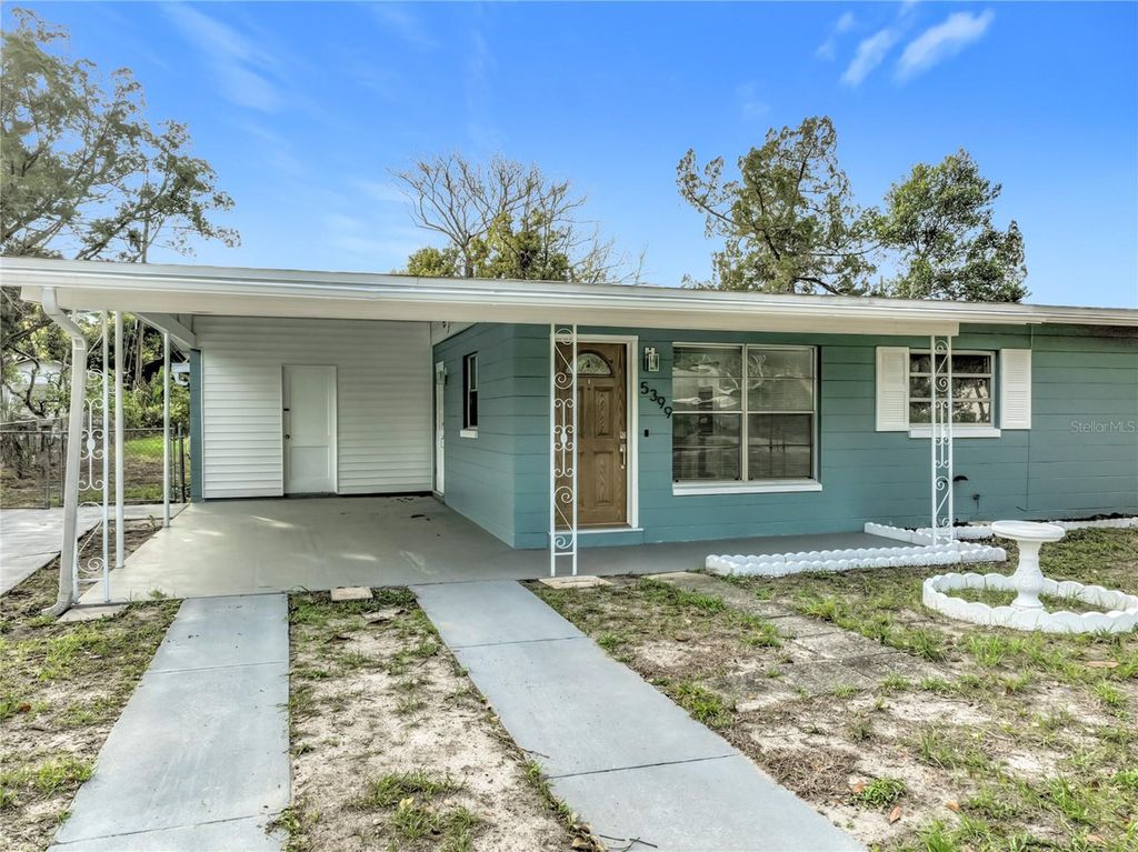 Image 4 of property listing at 5399 PALADIN WAY, Orlando, FL 32810