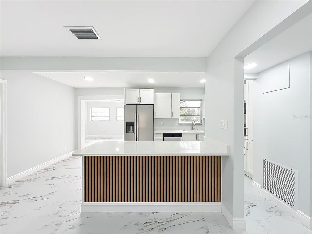 Image 10 of property listing at 5399 PALADIN WAY, Orlando, FL 32810