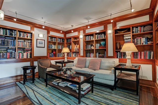 801 E Beach Drive BC0908, Galveston, TX 77550