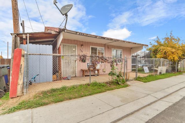 212 El Paso Ave, Modesto, CA 95351