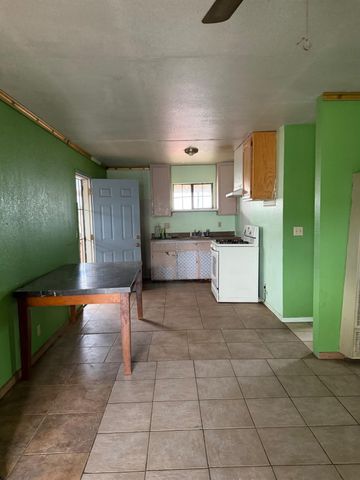 212 El Paso Ave, Modesto, CA 95351