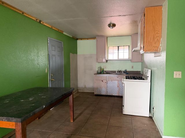 212 El Paso Ave, Modesto, CA 95351