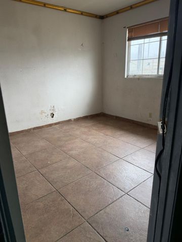 212 El Paso Ave, Modesto, CA 95351