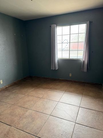 212 El Paso Ave, Modesto, CA 95351