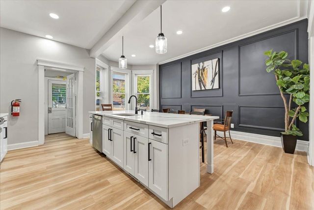 257 WOODLAWN AVE, Jc, West Bergen, NJ 07305
