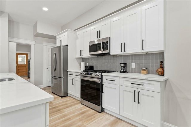 257 WOODLAWN AVE, Jc, West Bergen, NJ 07305