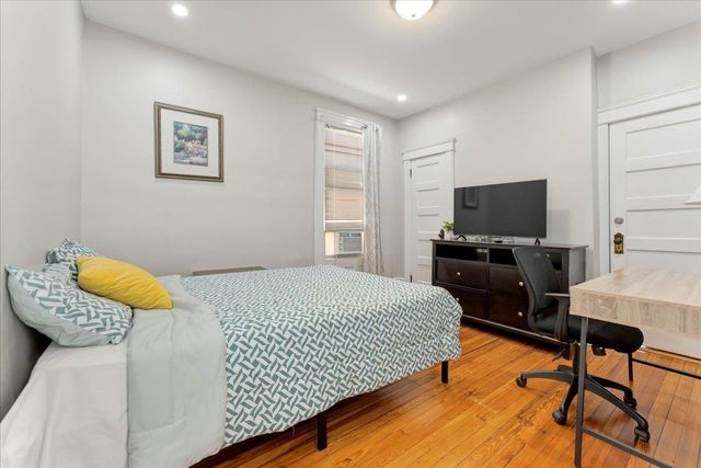 257 WOODLAWN AVE, Jc, West Bergen, NJ 07305