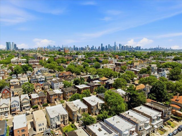257 WOODLAWN AVE, Jc, West Bergen, NJ 07305
