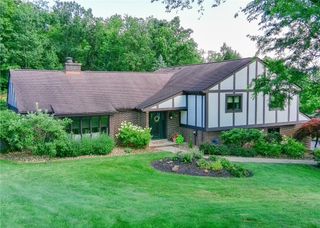 620 Timberline Ln, New Stanton, PA 15672