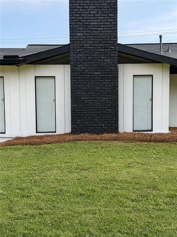 2294 SE Fairview Road SE, Conyers, GA 30013