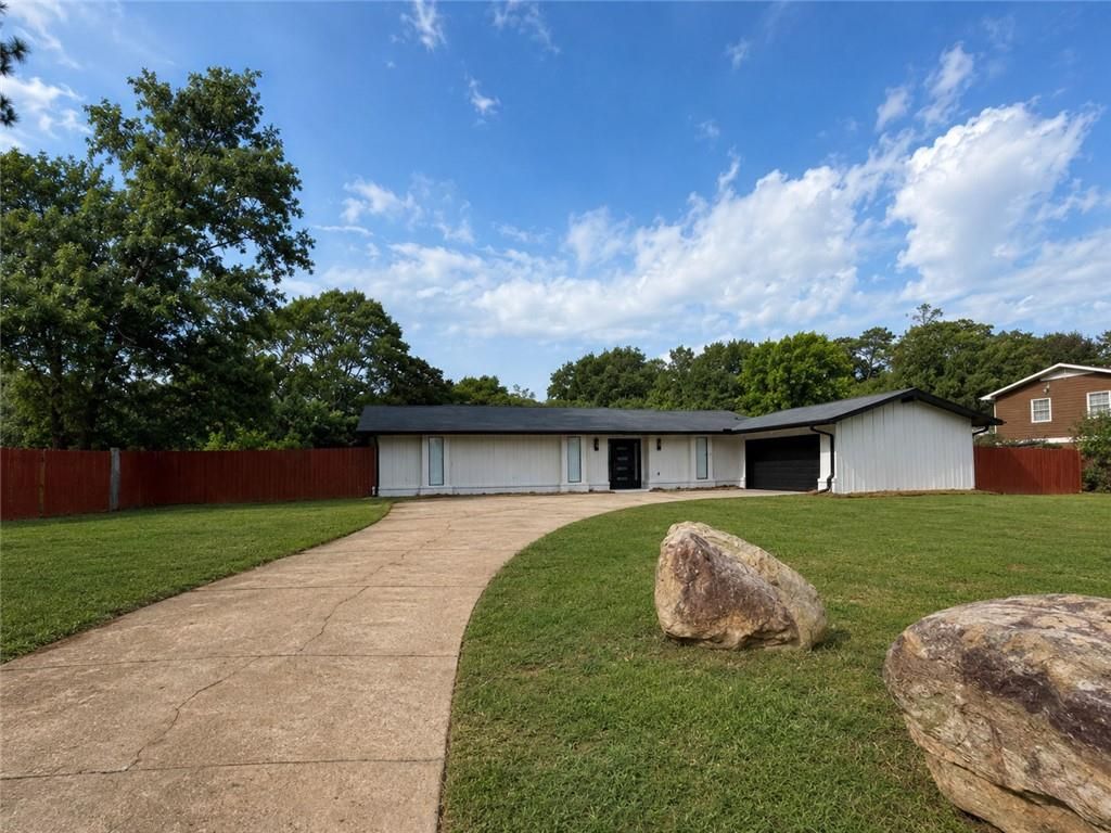 2294 SE Fairview Road SE, Conyers, GA 30013