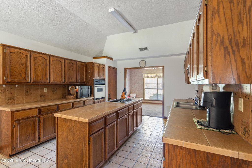 4075 Davall Drive, Olive Branch, MS 38654 — photo 2