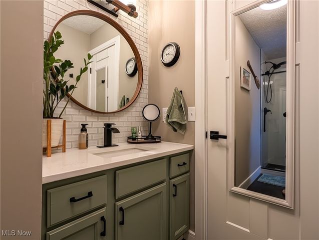 546 E Mohawk Drive, Malvern, OH 44644