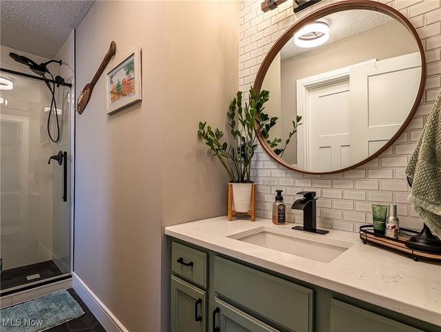 546 E Mohawk Drive, Malvern, OH 44644