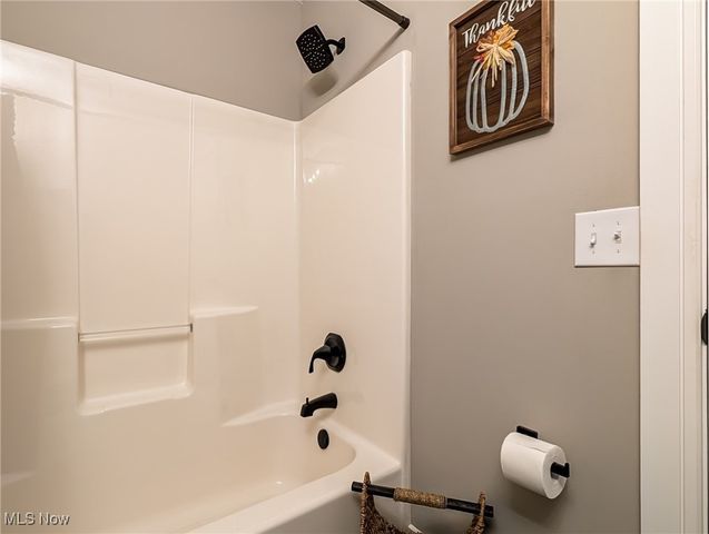 546 E Mohawk Drive, Malvern, OH 44644