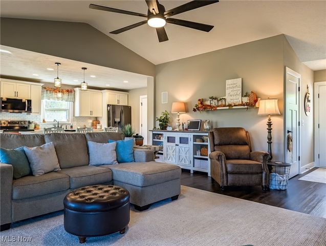 546 E Mohawk Drive, Malvern, OH 44644