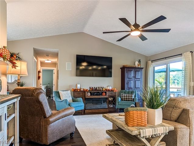 546 E Mohawk Drive, Malvern, OH 44644