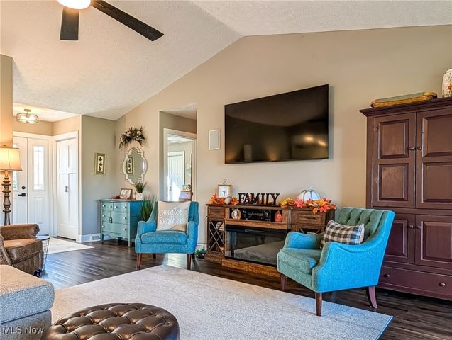 546 E Mohawk Drive, Malvern, OH 44644