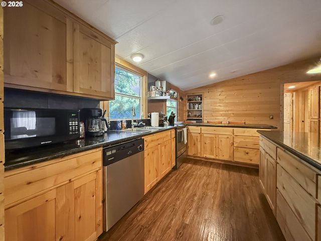 16947 PARKVIEW Dr, Brookings, OR 97415