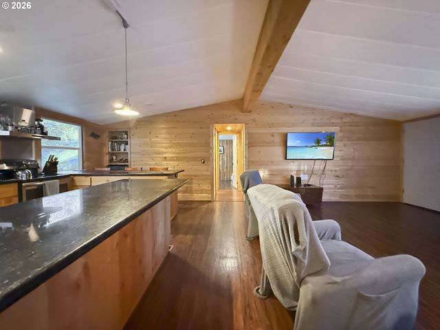 16947 PARKVIEW Dr, Brookings, OR 97415