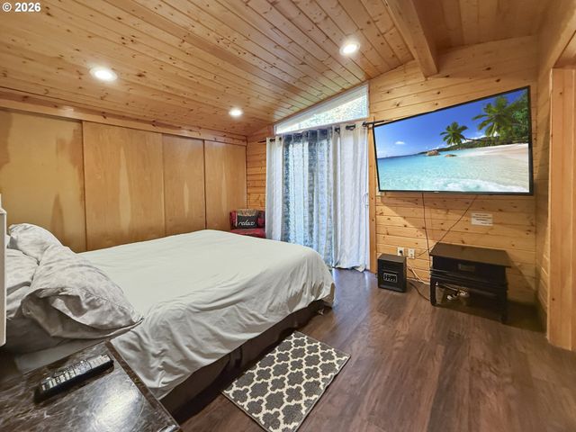 16947 PARKVIEW Dr, Brookings, OR 97415