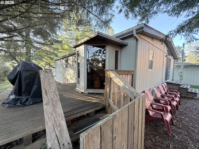 16947 PARKVIEW Dr, Brookings, OR 97415
