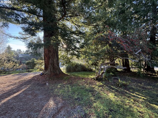 16947 PARKVIEW Dr, Brookings, OR 97415