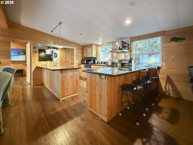 16947 PARKVIEW Dr, Brookings, OR 97415