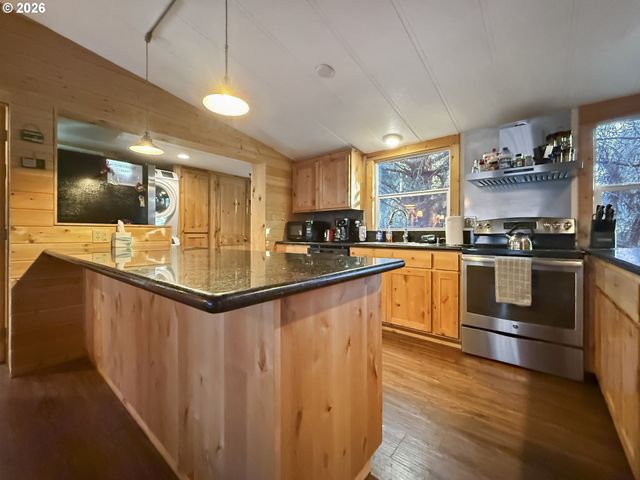 16947 PARKVIEW Dr, Brookings, OR 97415