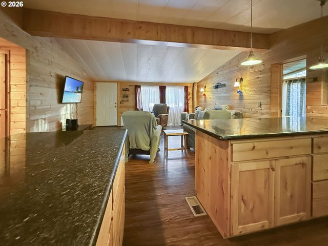 16947 PARKVIEW Dr, Brookings, OR 97415