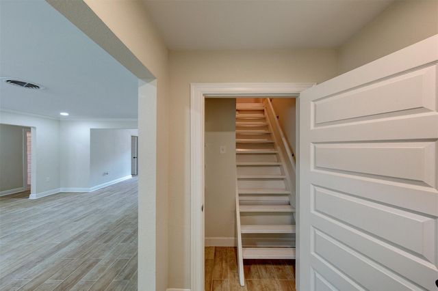 8826 Robindell Drive, Houston, TX 77074
