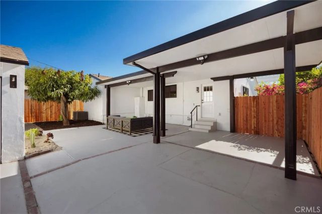 5856 Halbrent Avenue, Sherman Oaks, CA 91411