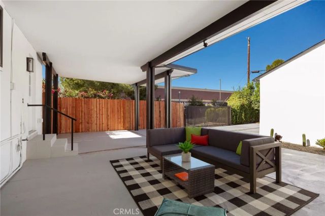 5856 Halbrent Avenue, Sherman Oaks, CA 91411
