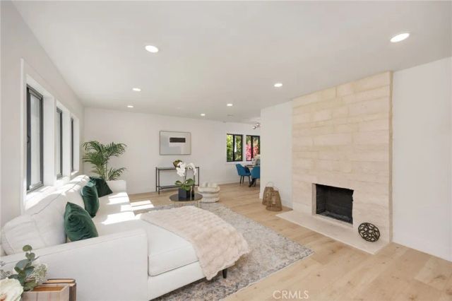5856 Halbrent Avenue, Sherman Oaks, CA 91411