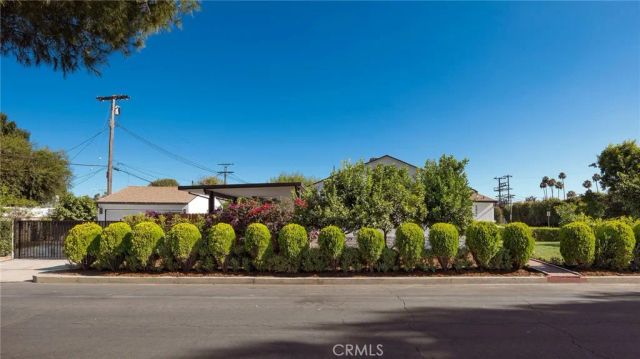 5856 Halbrent Avenue, Sherman Oaks, CA 91411