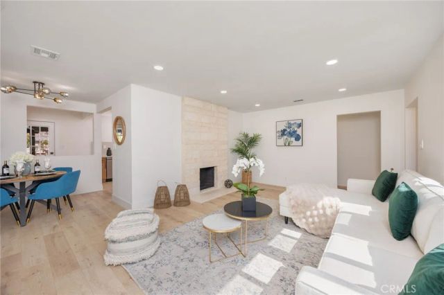 5856 Halbrent Avenue, Sherman Oaks, CA 91411