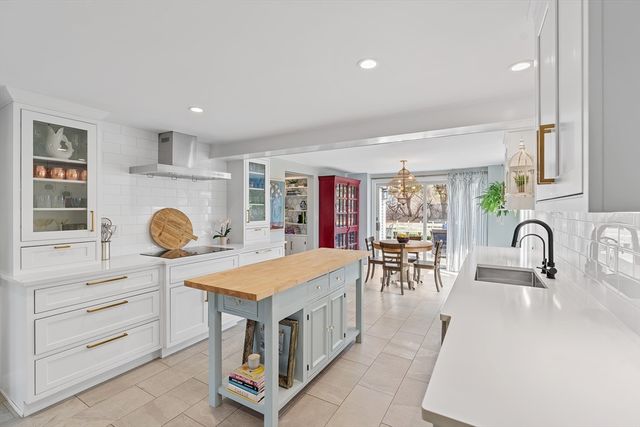 21 Decatur Lane, Wayland, MA 01778