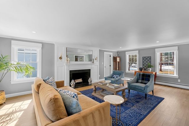 21 Decatur Lane, Wayland, MA 01778