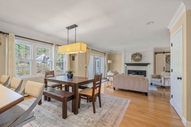 35 Pokanoket Ln, Marshfield, MA 02050
