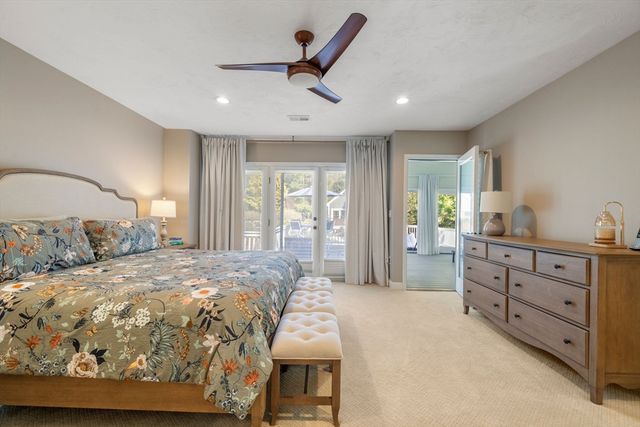 35 Pokanoket Ln, Marshfield, MA 02050