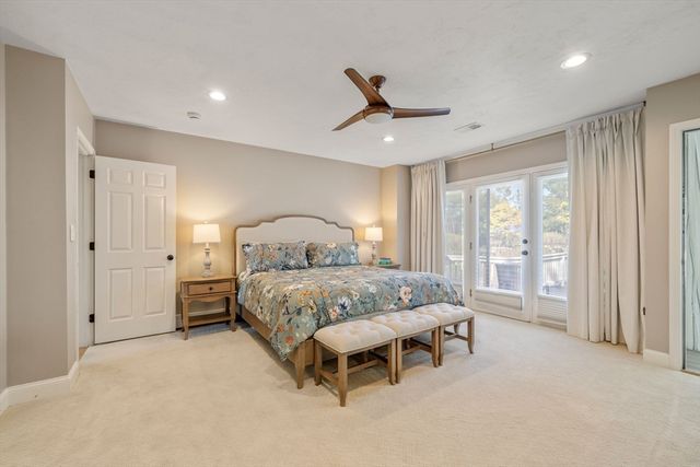 35 Pokanoket Ln, Marshfield, MA 02050